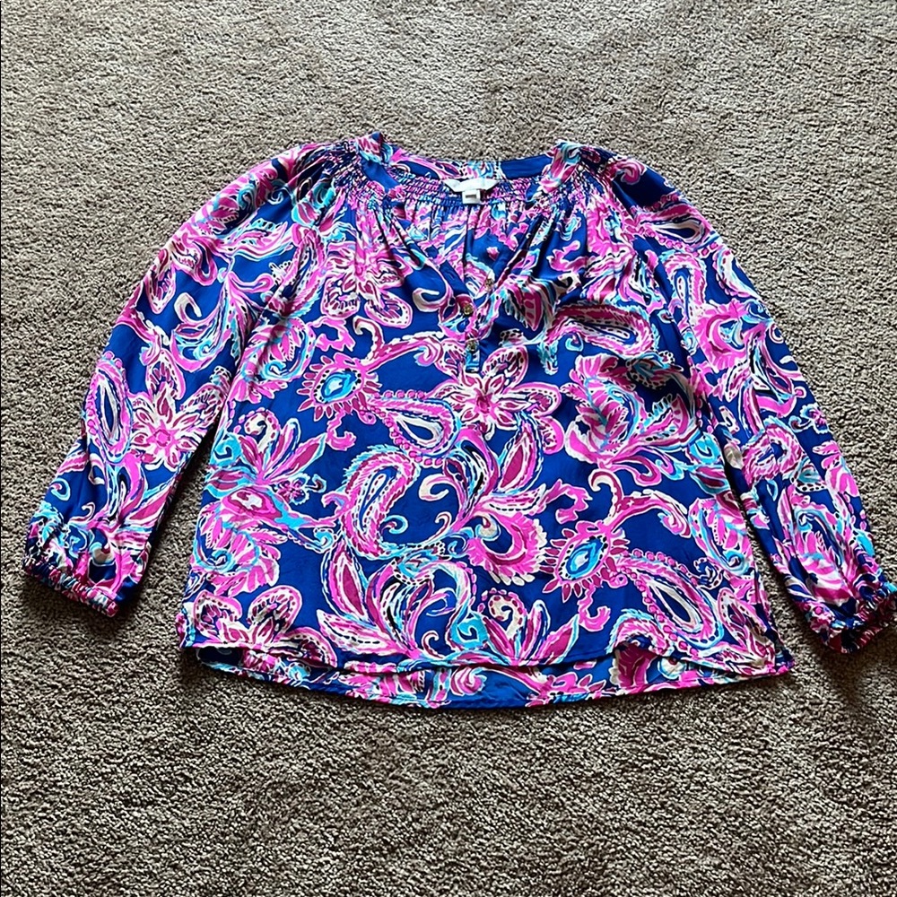 Lilly Pulitzer Elsa Blouse
Multi flitting about pattern
